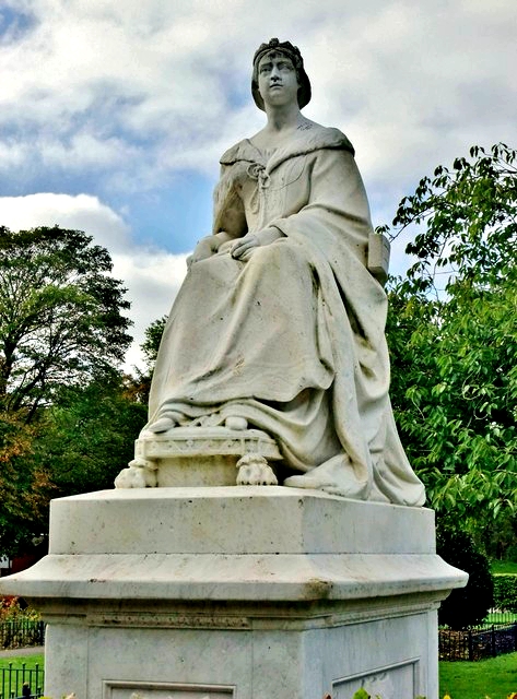Statue of Queen Victoria